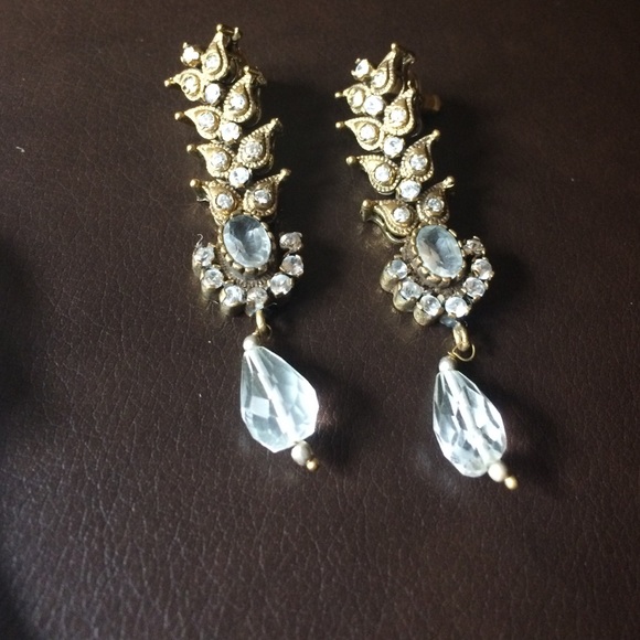 SOLD White gemstone necklace & earring set NEW - Picture 3 of 3