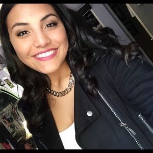 Meet your Posher, Daniela