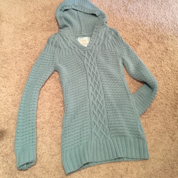 Pullover sweater