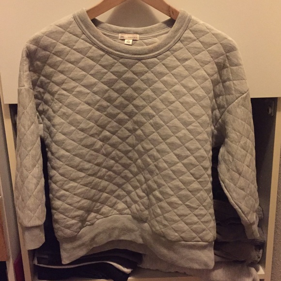 Gap sweater