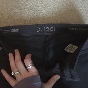 DL1961 Amanda skinny. Black