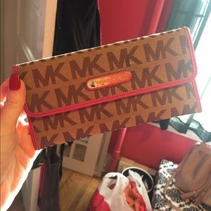 Michael kors wallet