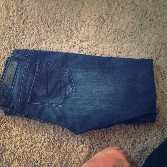 Skinny jeans