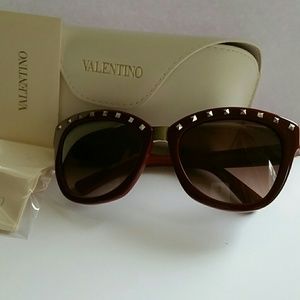 FALL NEW Authentic Valentino's Rockstud SUNGLASSES