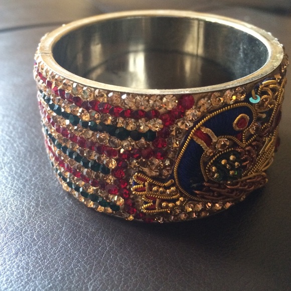 SOLD 🌟Sale🌟NEW Peacock chunky bangle bracelet - Picture 2 of 4