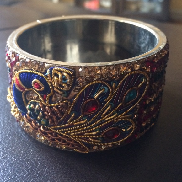 SOLD 🌟Sale🌟NEW Peacock chunky bangle bracelet - Picture 3 of 4