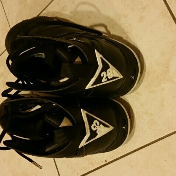 Clets - Picture 2 of 4