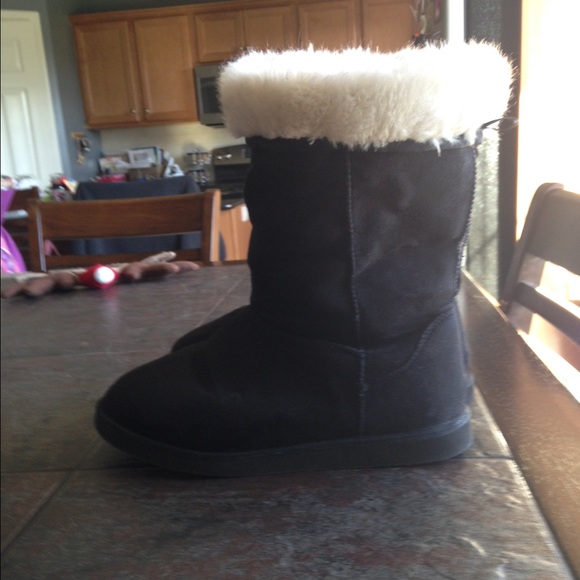 Black boots fully lined size 7 1/2–8 - Picture 2 of 3