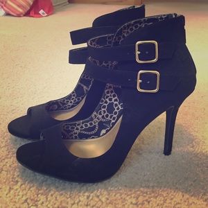 Size 8 matte black stiletto heels