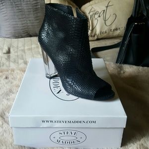 Steve Madden open toe booties
