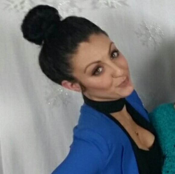 Meet your Posher, Alesia - Picture 1 of 1
