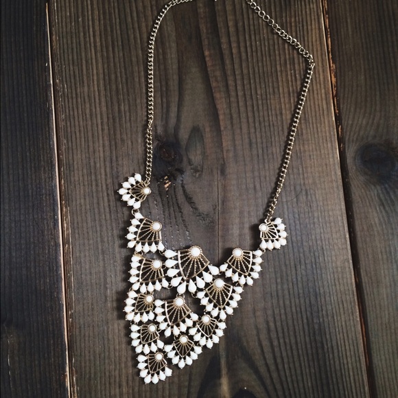 Forever 21 statement necklace
