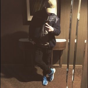 Meet your Posher, Logan