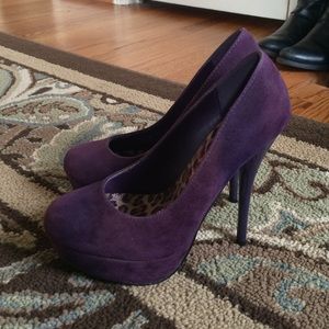 Purple pumps!