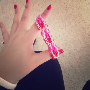 Rainbow loom XOXO bracelet