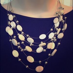 Neckless set