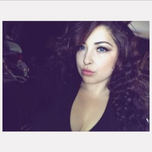 Meet your Posher, Melina