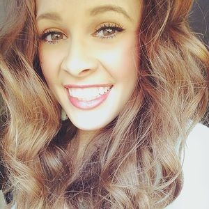 Meet your Posher, Lacey