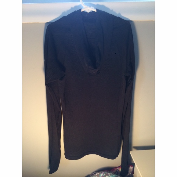 *RARE*Lululemon running hoodie - Picture 2 of 4