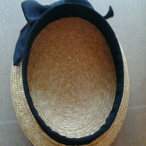 Straw hat with bow - Picture 3 of 3