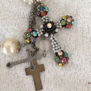 Pearl cross embellished necklace