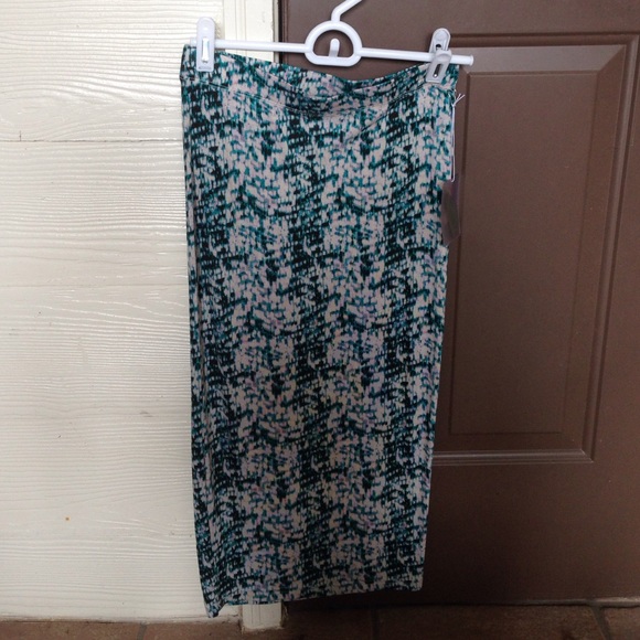 NWOT FOREVER 21 pencil skirt - Picture 1 of 4
