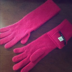 Club Monaco cashmere gloves