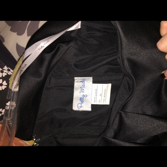 Formal one-shoulder, knee-length dress - Picture 3 of 3