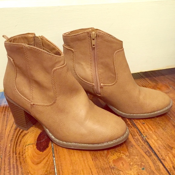 LIKE NEW Tan Booties! Only worn 3x