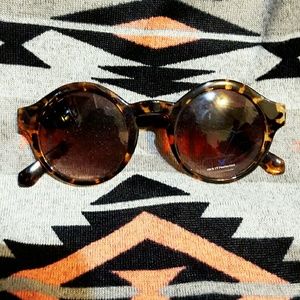 Round lens sunglases