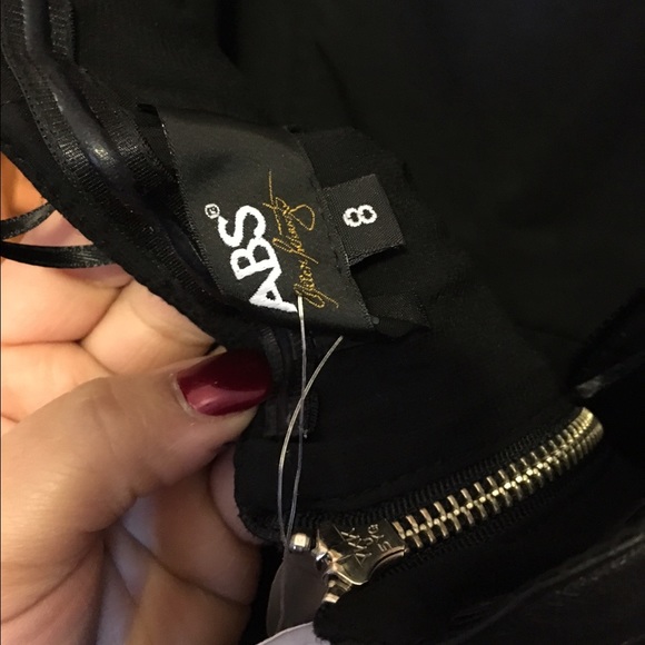 Stylish ABS strapless dress with leather details - Picture 3 of 4