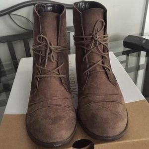 Suede brown boots