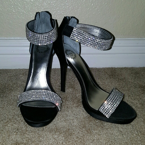 Never worn elegant heels