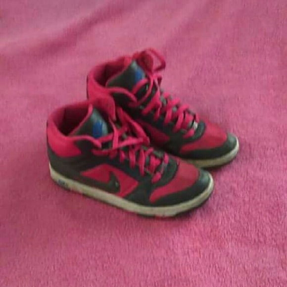 Nike Shoes. REDUCED - Picture 1 of 1