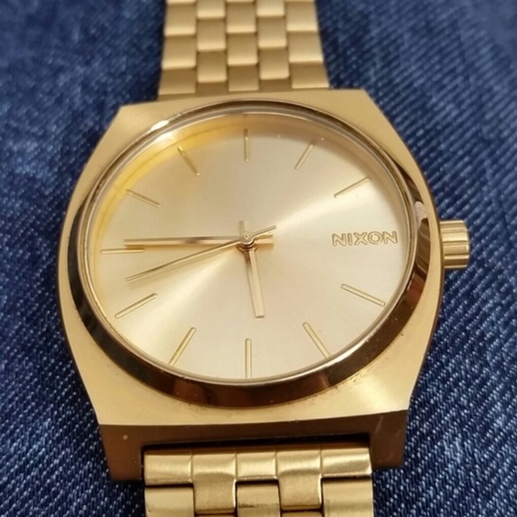 Nixon Gold Watch clean