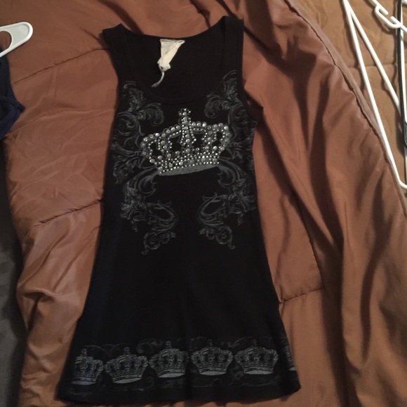 Tank top with blingy crown