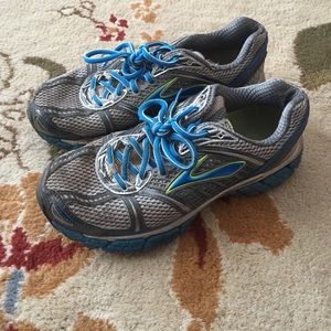 Brooks shoes
