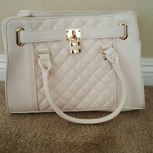 Charming Charlie Hamilton style purse