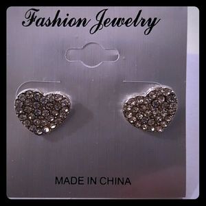 ☆☆quick sale☆☆heart shaped rhinestone earrings