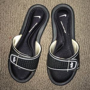 Women's Nike slip on sandals