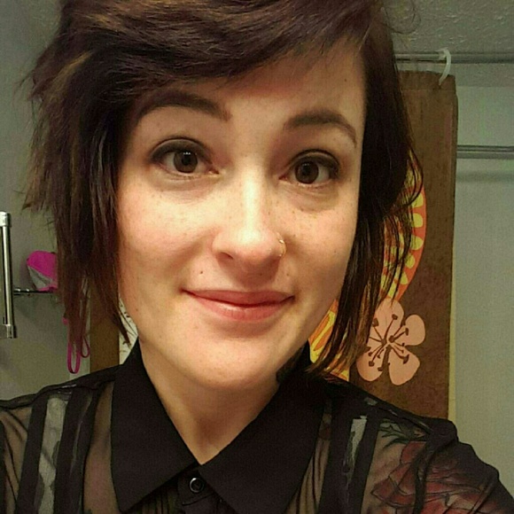 Meet your Posher, Nicole