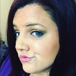 Meet your Posher, Lea