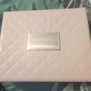 Ari by Ariana grande gift set