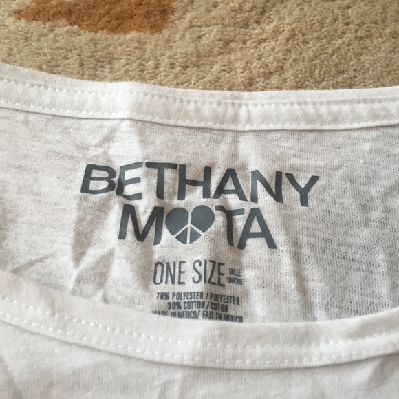 Crop top - Picture 2 of 3