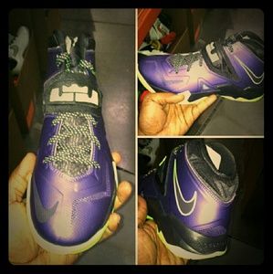 Lebron 7 soldiers special edition