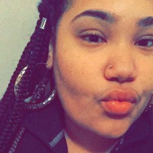 Meet your Posher, Jade