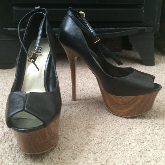 Open Toe High Heels - Picture 2 of 4