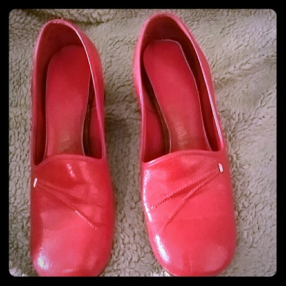 Vintage Red Heels by Fashinators
