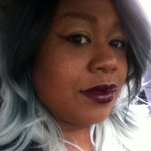 Meet your Posher, Pia