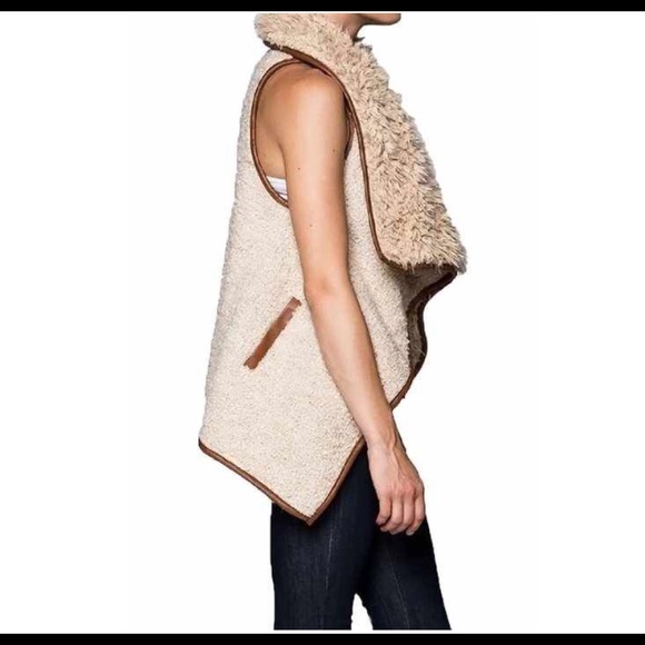 SOLD Sherpa Vest jacket NWT - Picture 2 of 2